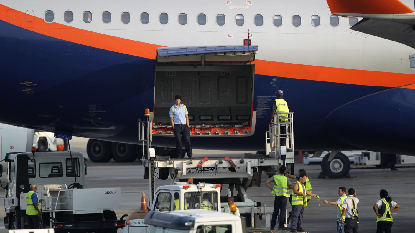 ad snowden reuters RTX10ZOR.jpg