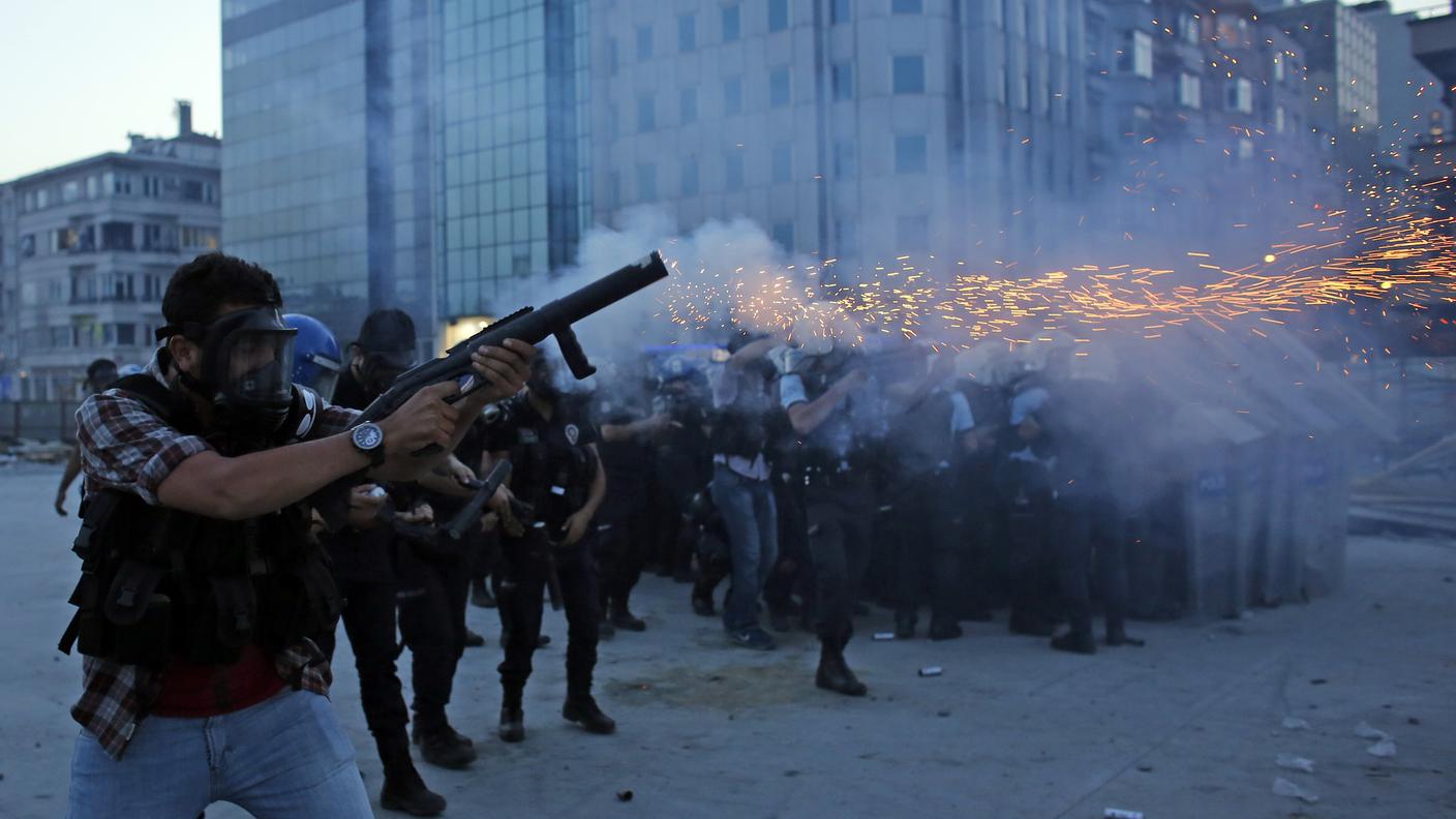 Turchia Taksim 3 11.06.2013 re.jpg