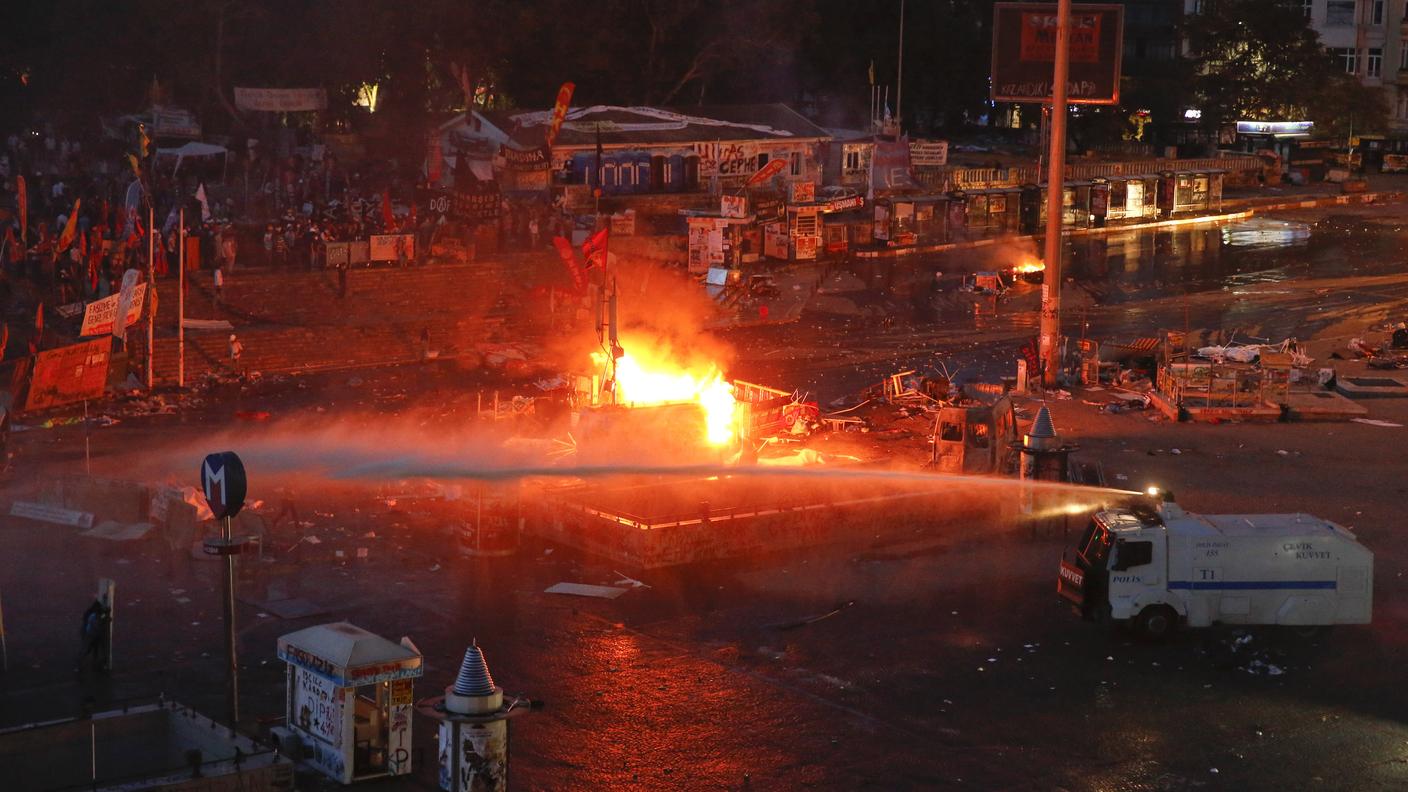 Turchia Taksim 7 11.06.2013 re.jpg