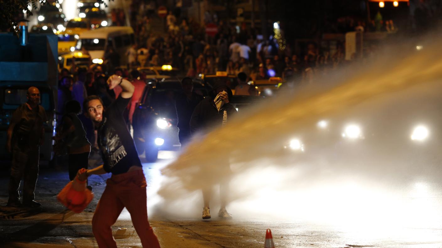 istanbul manif rt.jpg