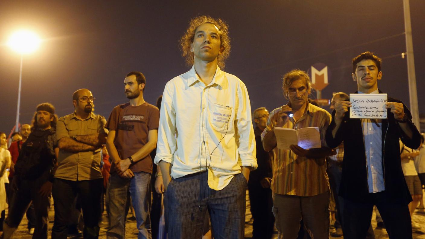 standing protest 10 19.06.2013 re.jpg