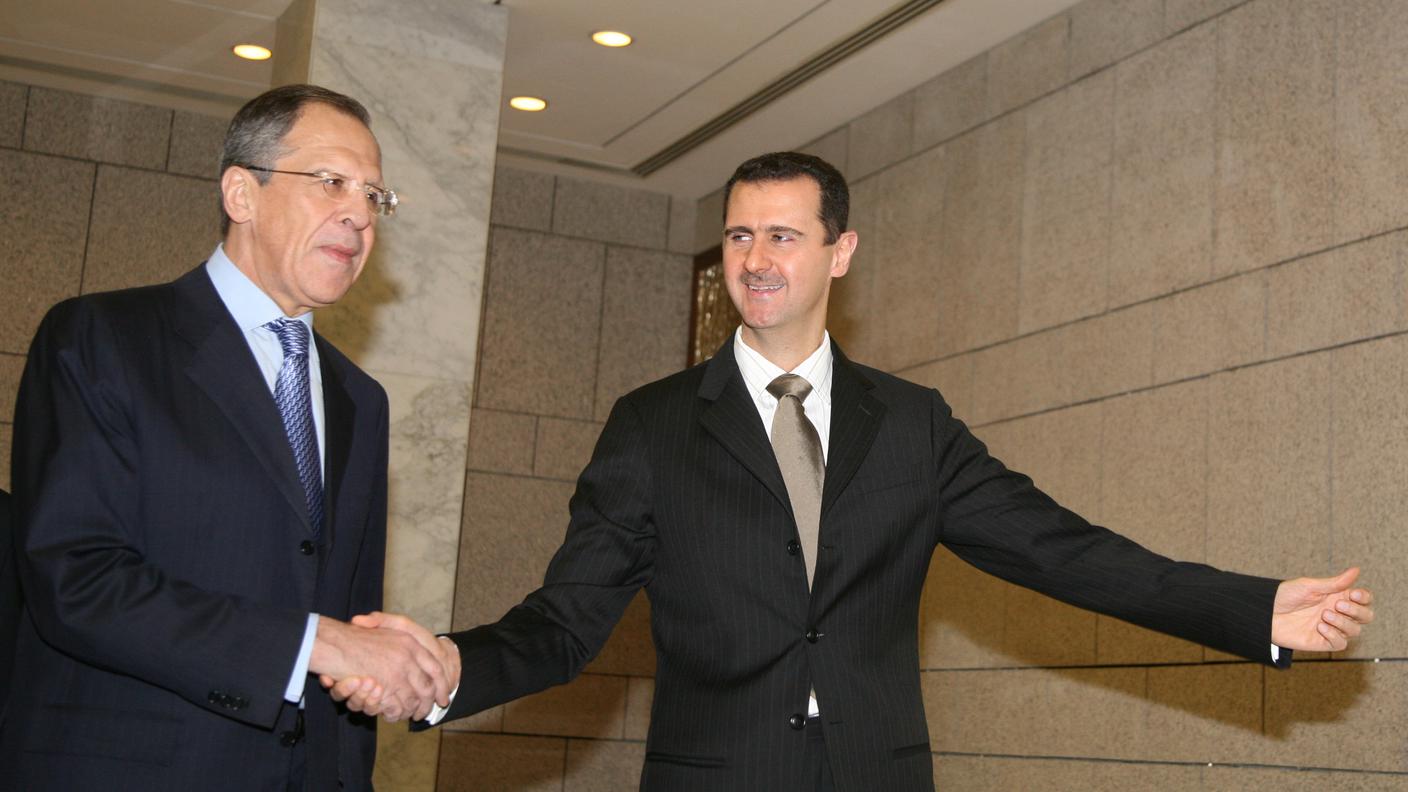 Il ministro degli esteri russo, Lavrov, con il presidente siriano al Assad