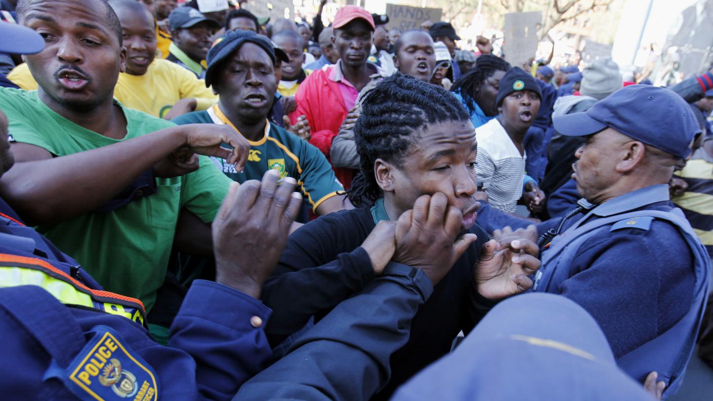 Sudafrica, scontri, ANC, 30.8.2011, Rt_.jpg
