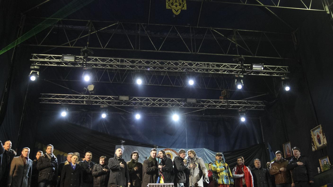 I designati ai ministeri del nuovo Governo ucraino si sono rivolti alla popolazione, durante un meeting nel centro di Kiev