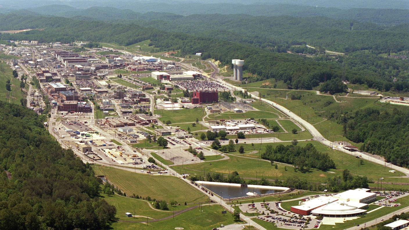 Y-12 National Security Complex, Oak Ridge, Tennessee. Fu costruito come parte del progetto Manhattan con lo scopo di arricchire l'uranio per le prime bombe atomiche.