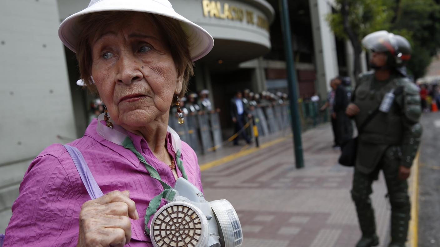 venezuela1 19.2.14 re.jpg