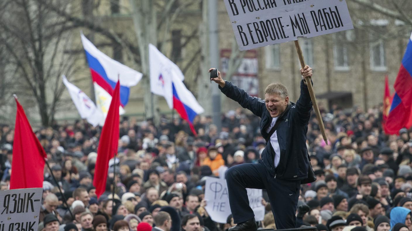 Donetsk manifestazioni marzo 2014 re.jpg