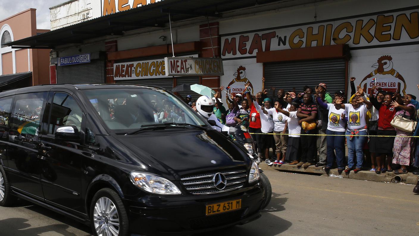 mandela funerale nuovo trasporto bara2  15.12.13 re.JPG