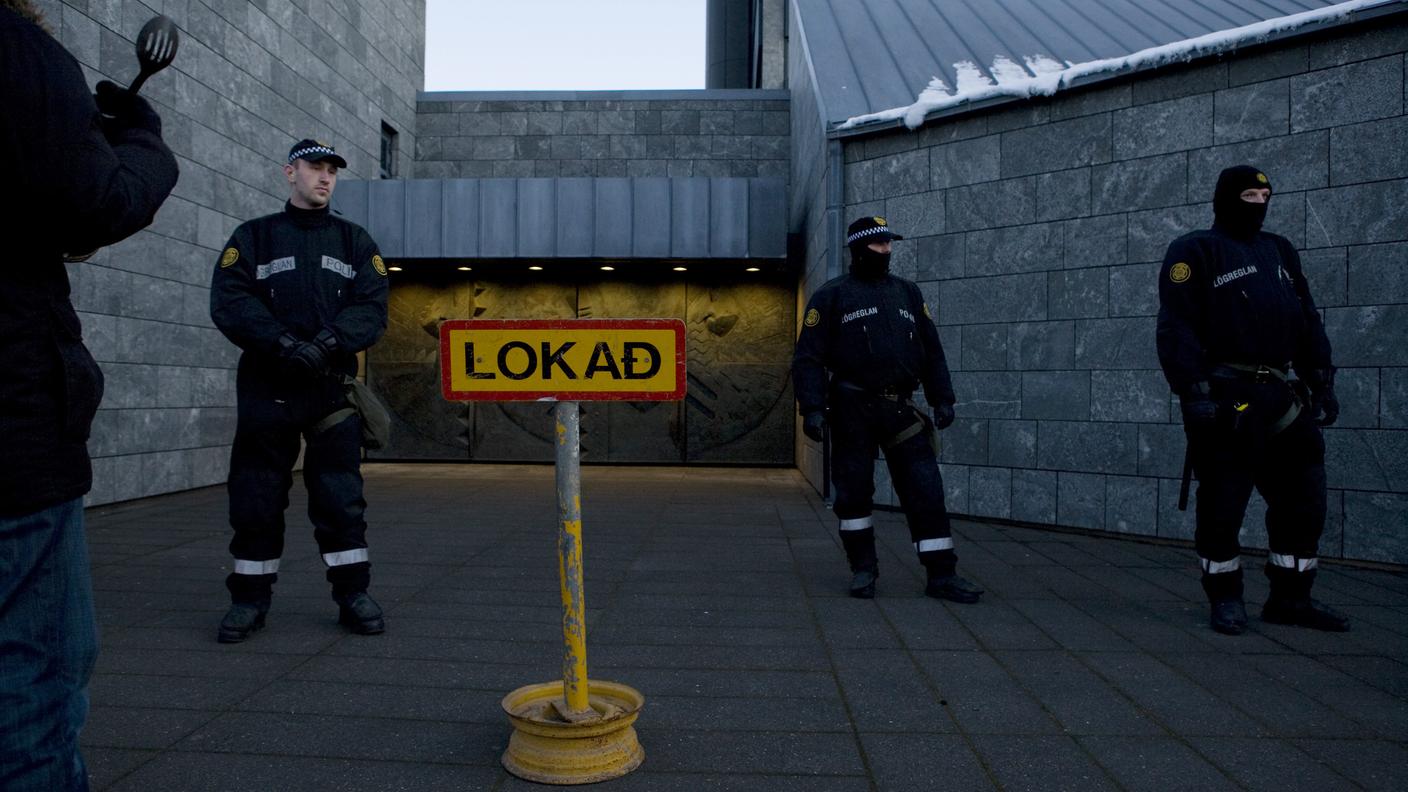 polizia islanda 2.jpg