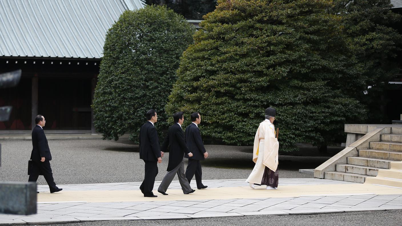 abe yasukuni 4 26 dec 2013 re.jpg