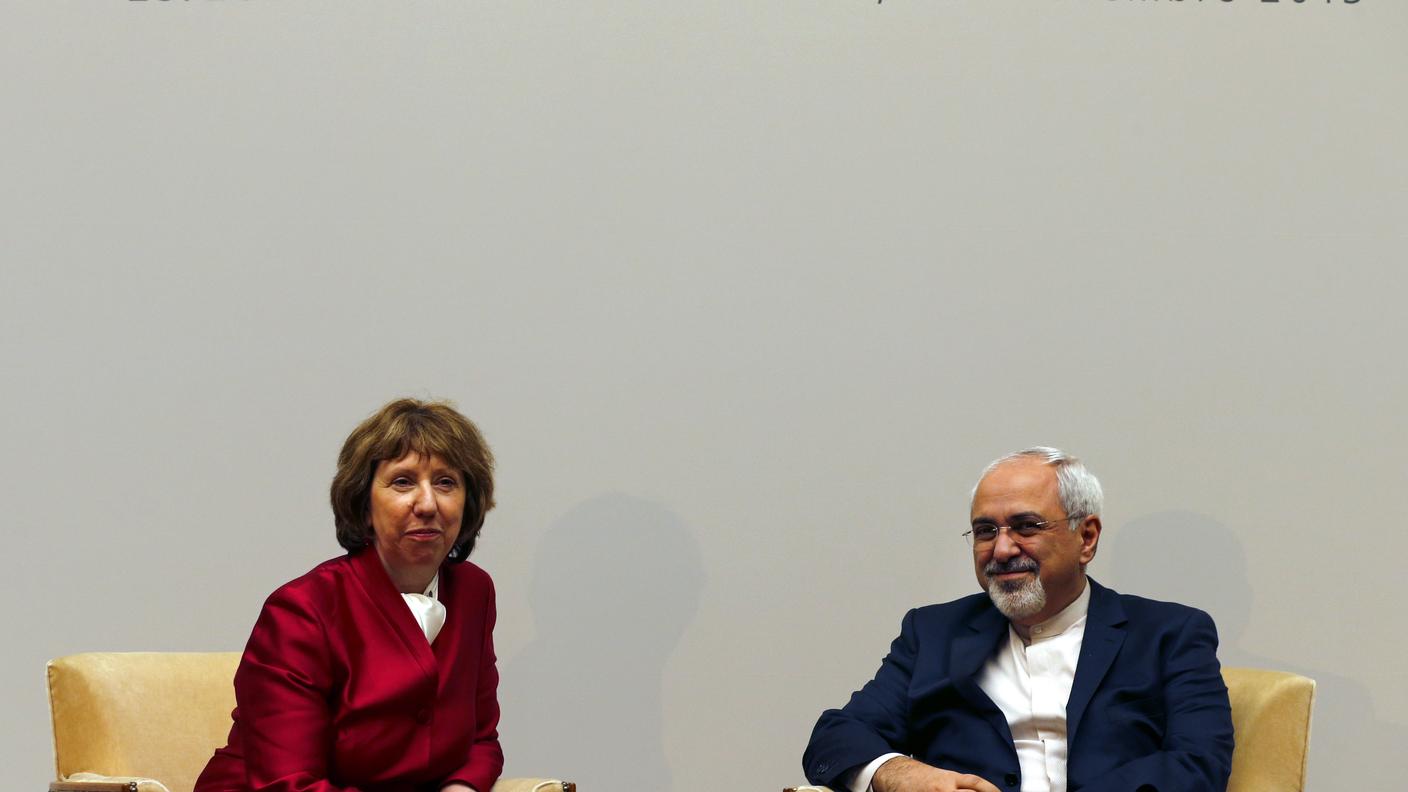 Catherine Ashton e Mohammed Zarif durante i colloqui di oggi a Ginevra