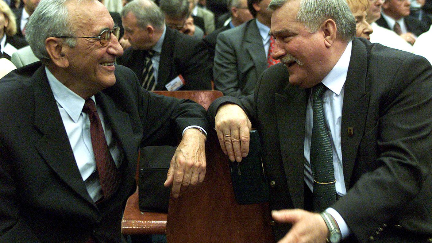 Mazowiecki Walesa Danzica Polonia 30.8.2 re.jpg