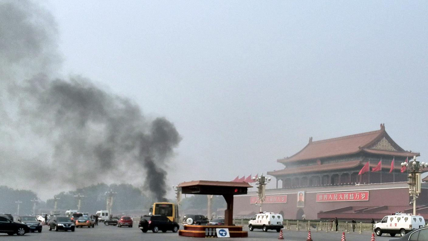 pechino tiananmen attacco suicida re.jpg