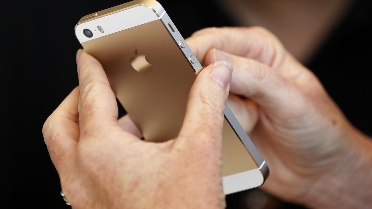 iphone 5s 5 (reuters)