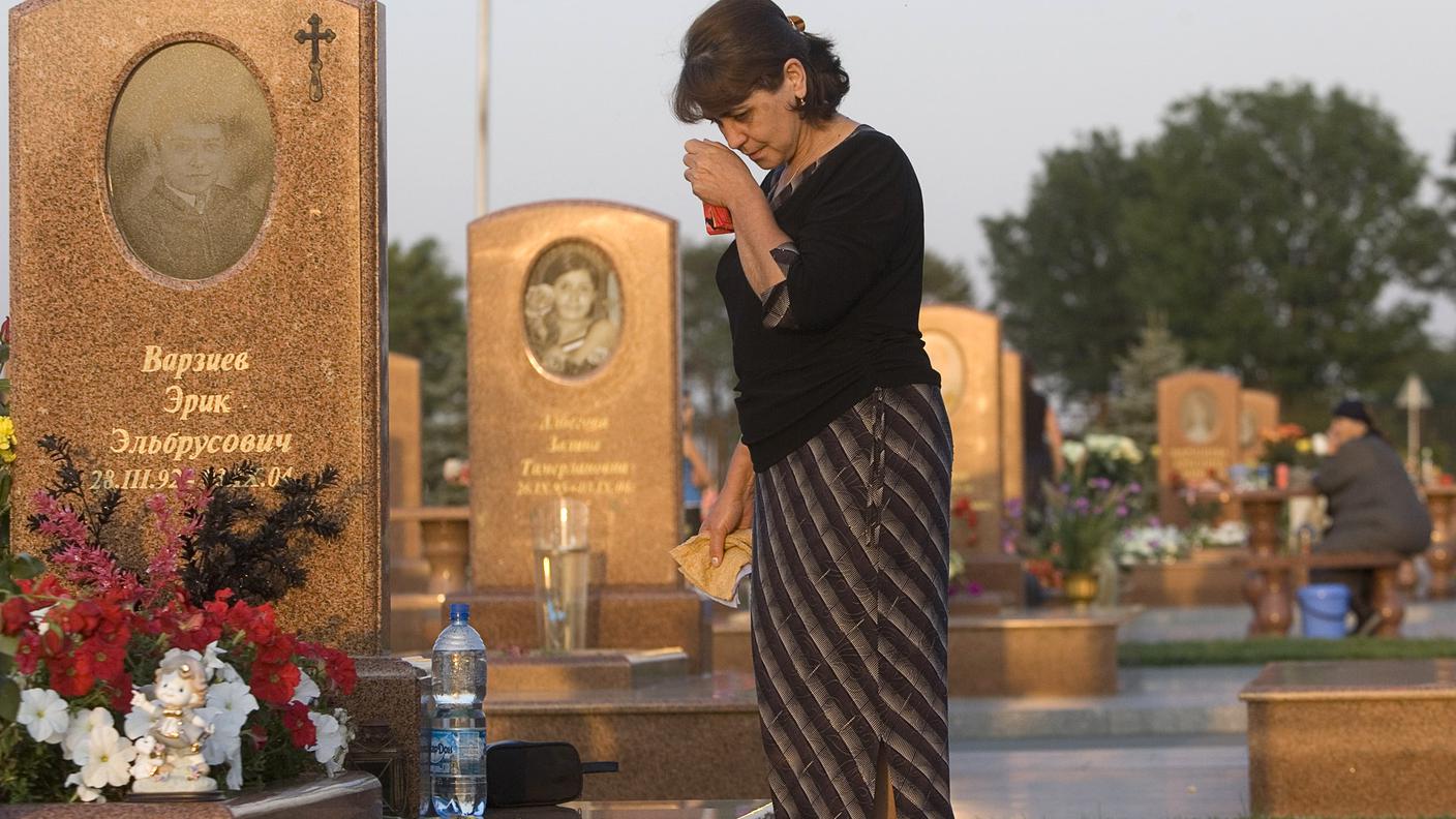 Beslan strage di bambini 04 re 03.09.2013.jpg