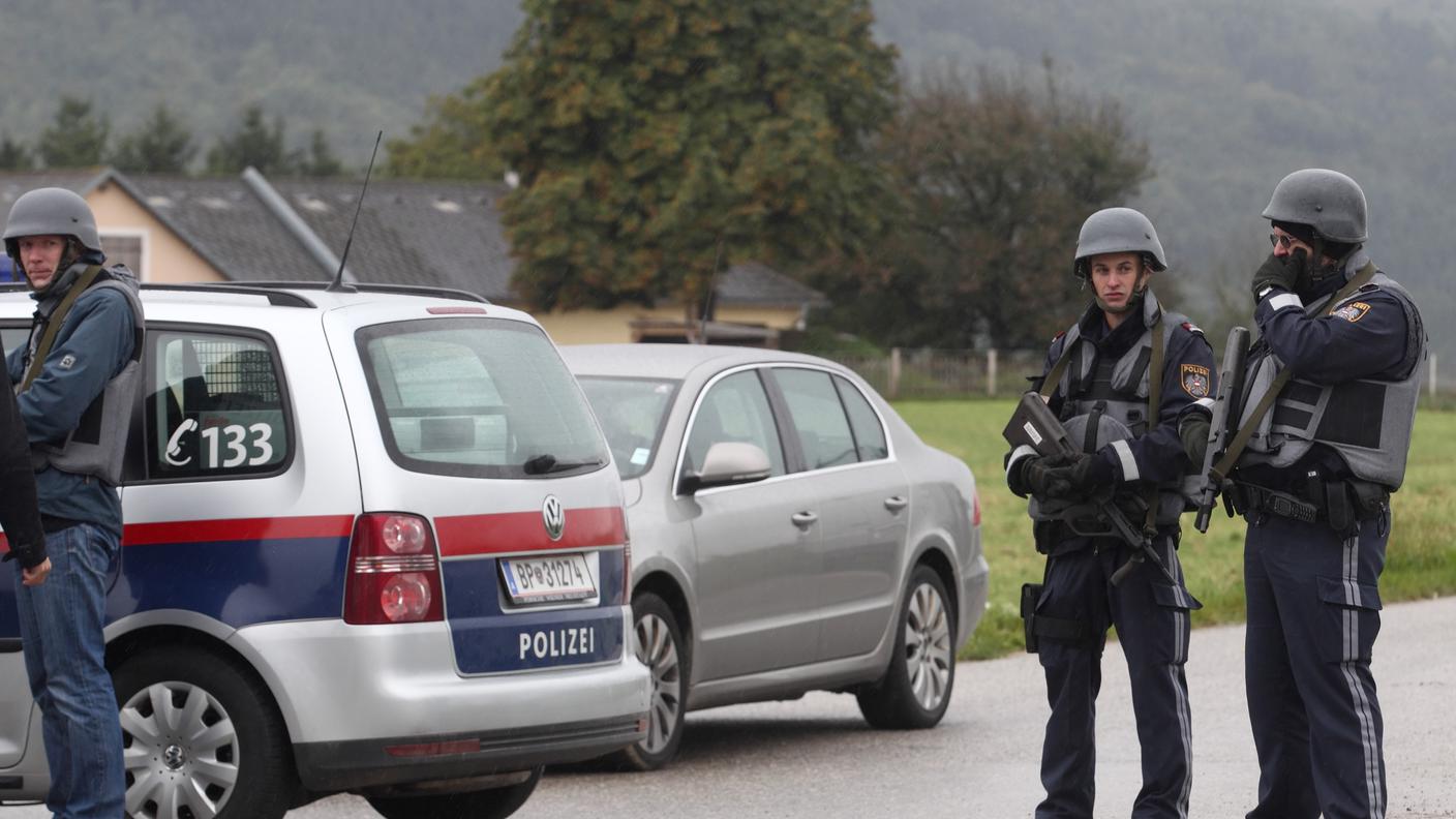 austria polizia rt .jpg