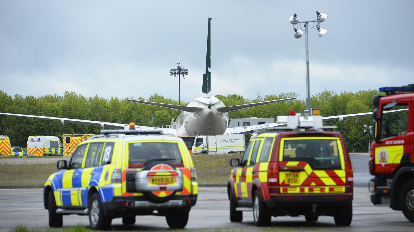 aereo pachistano stansted re.jpg