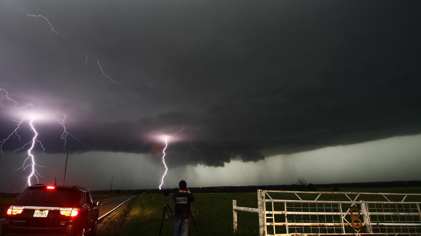 Uno spettacolare tornado nell'Oklahoma