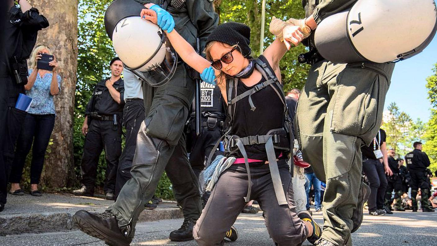 Le proteste di domenica al G7 sono state relativamente pacifiche