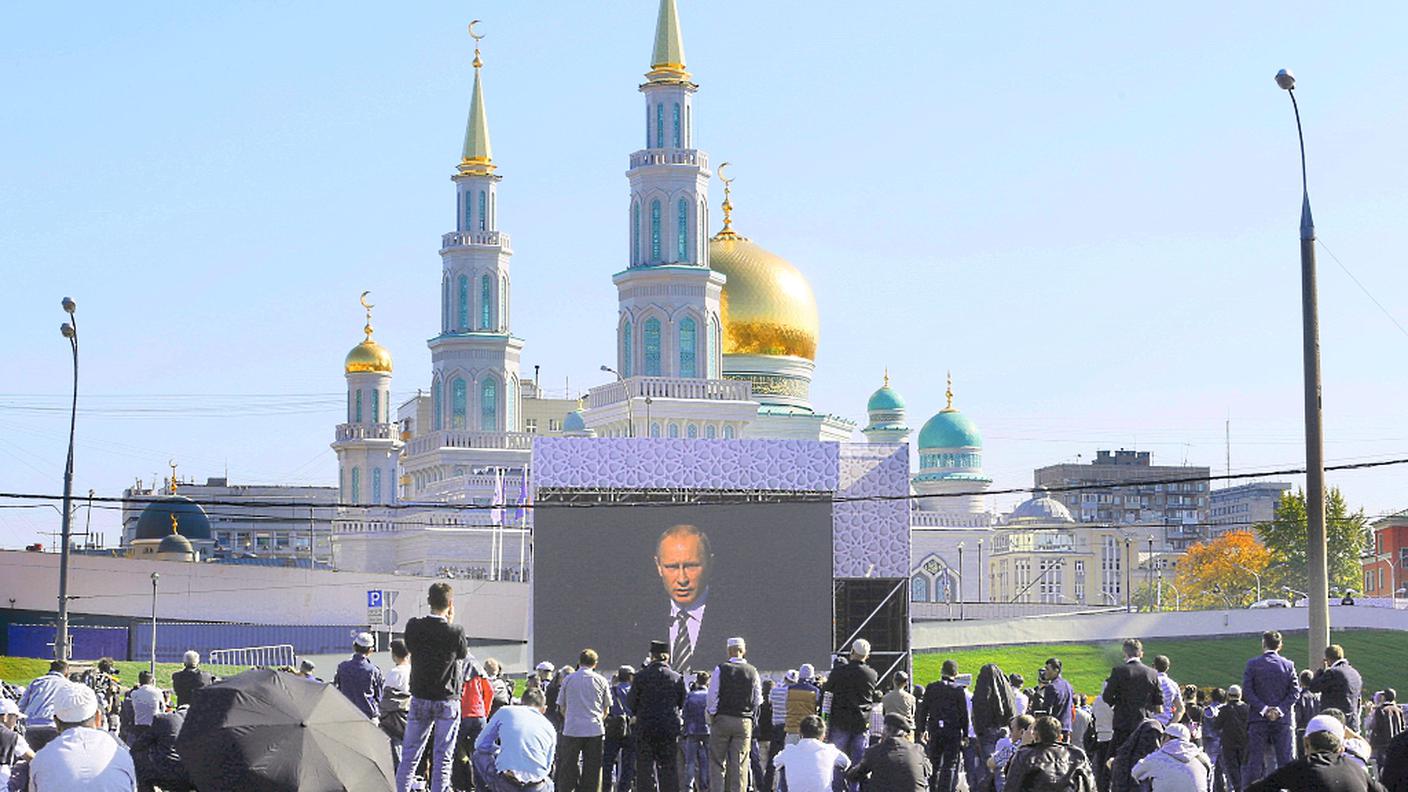 Vladimir Putin tiene il discorso inaugurale della grande moschea