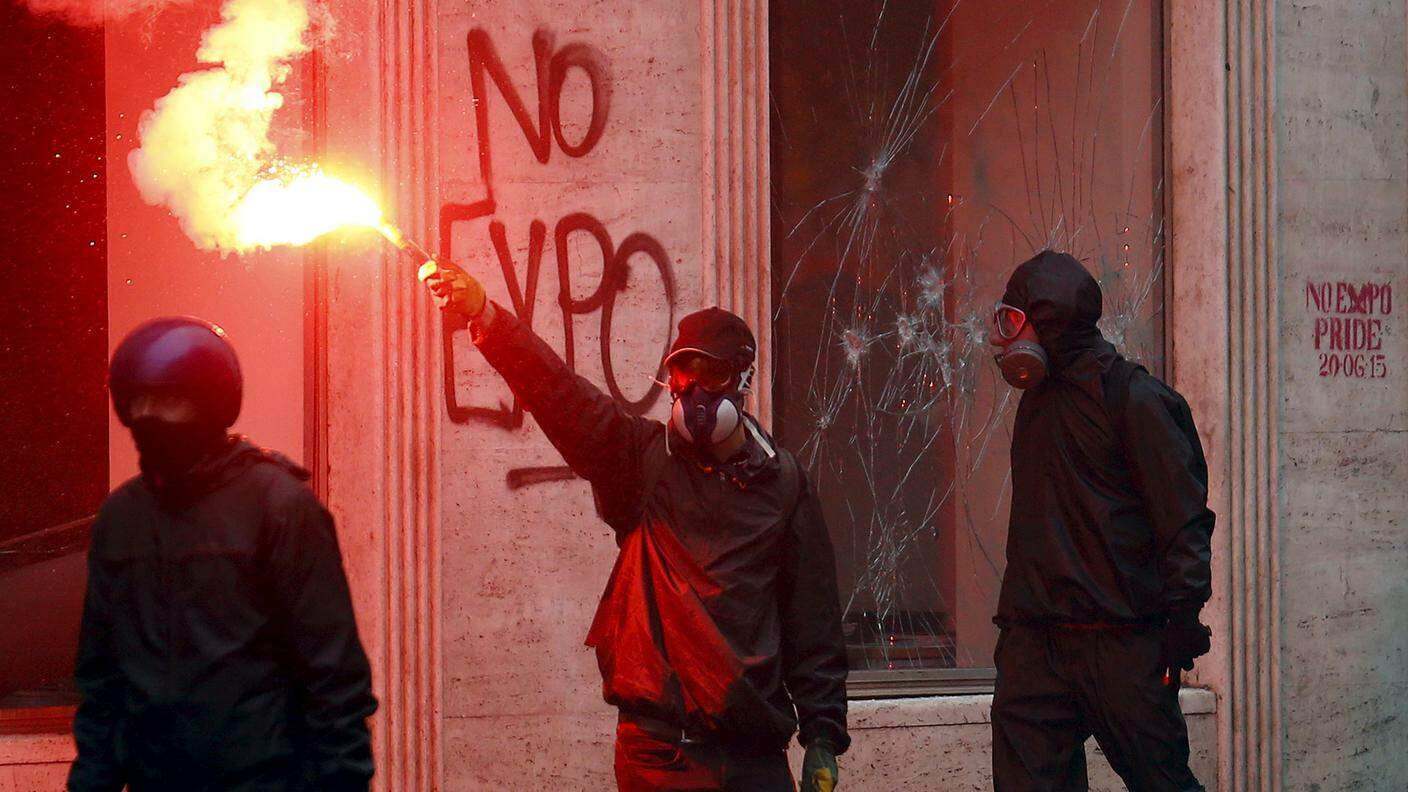 Centinaia di vandali devastarono Milano lo scorso 1° maggio