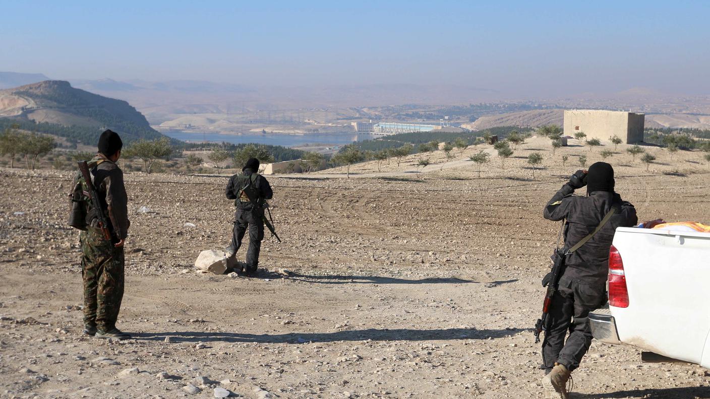 Militi dell'YPG in azione nei pressi giacimento di gas di Shebseh