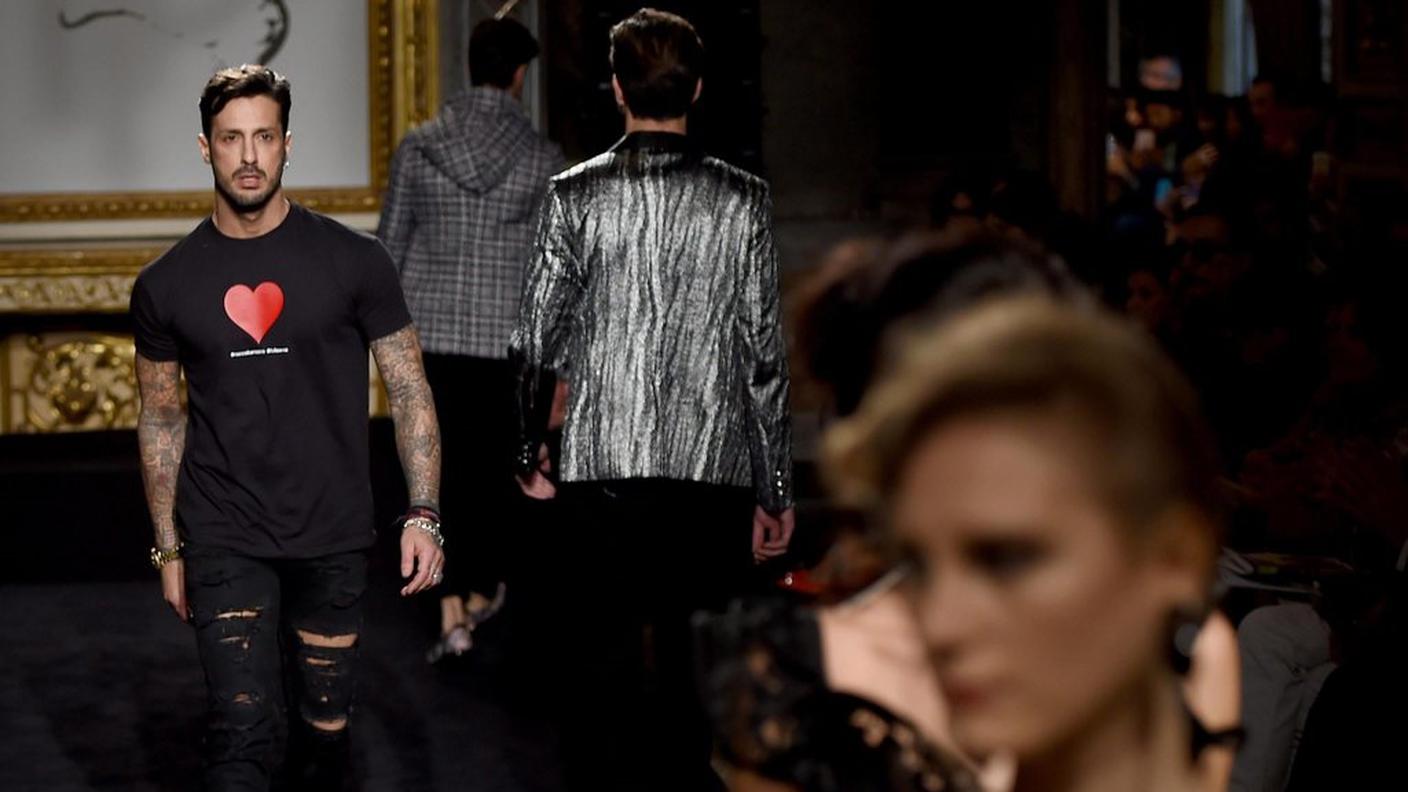 A febbraio Fabrizio Corona era tornato in passerella per Rocco Barocco