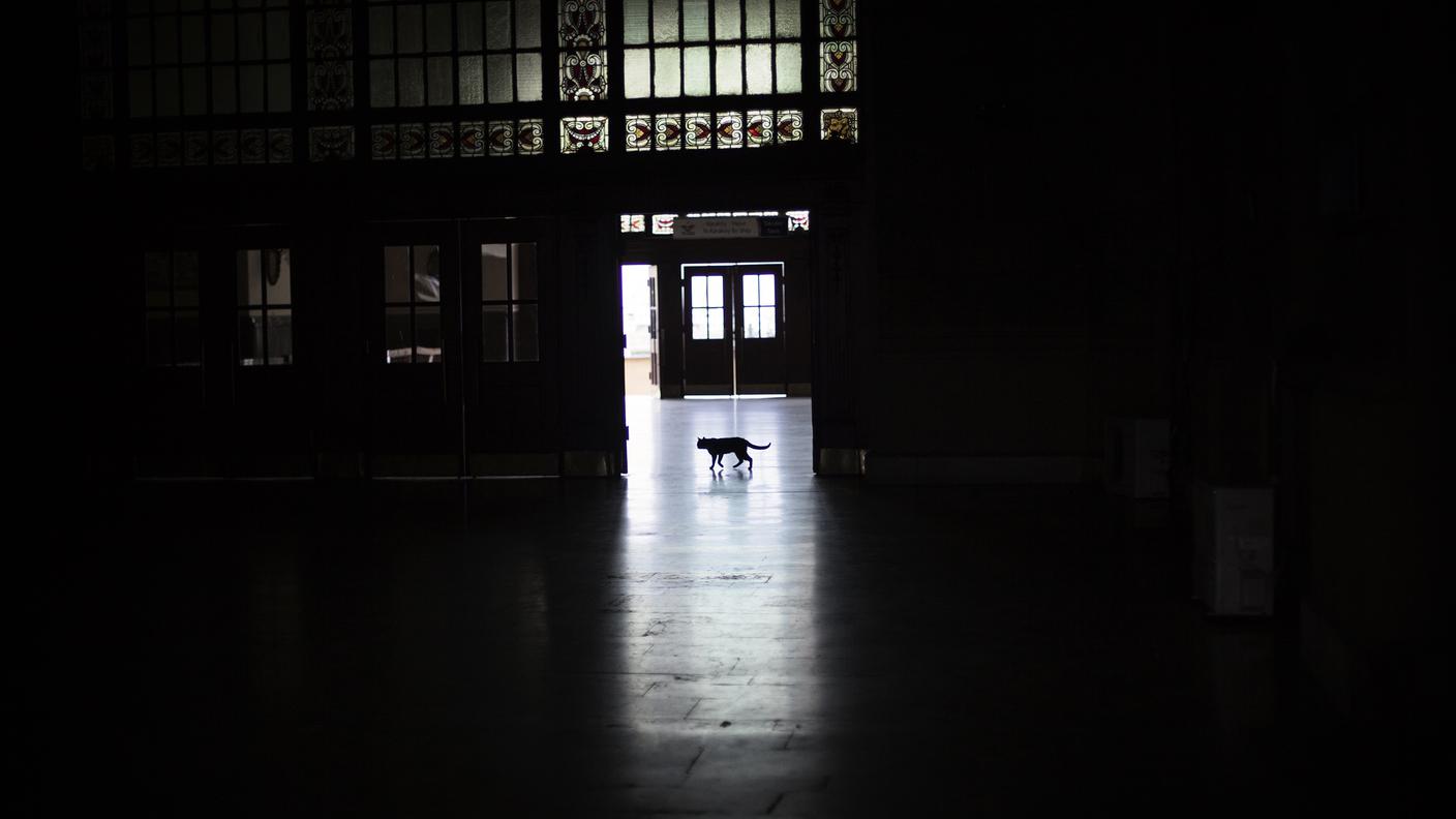 Nel 2013 la stazione ha cessato il suo servizio e la grande hall che prima di allora era sempre affollata di gente è oggi vuota.