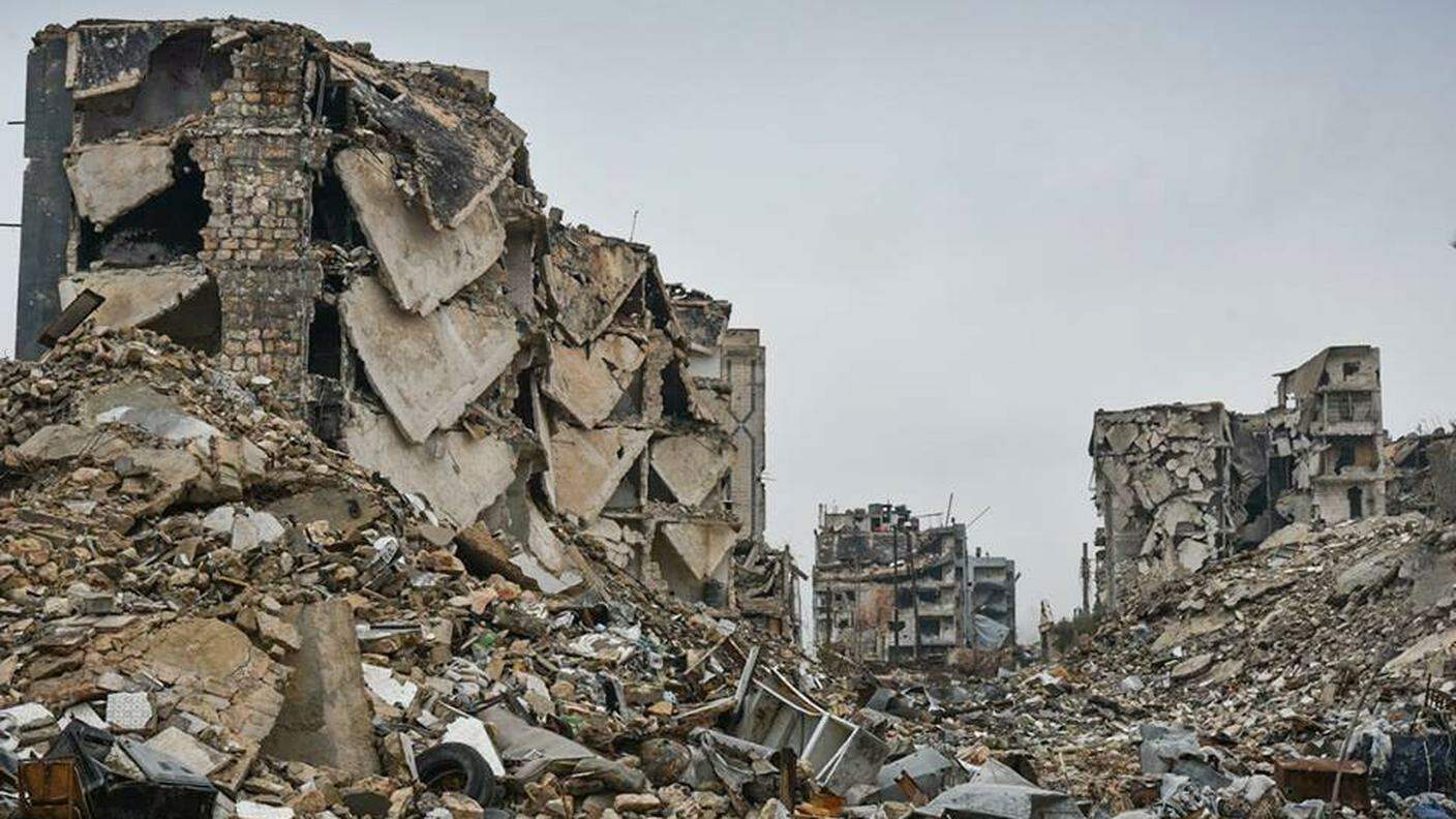 I missili sarebbero caduti nei dintorni della martoriata città di Aleppo.jpg