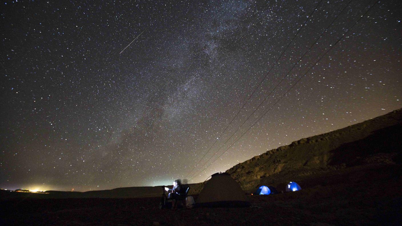 La notte tra domenica e lunedì sarà perfetta per osservare le stelle cadenti