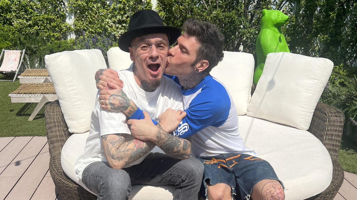 Fedez e J-Ax di nuovo amici dopo 4 anni di silenzio