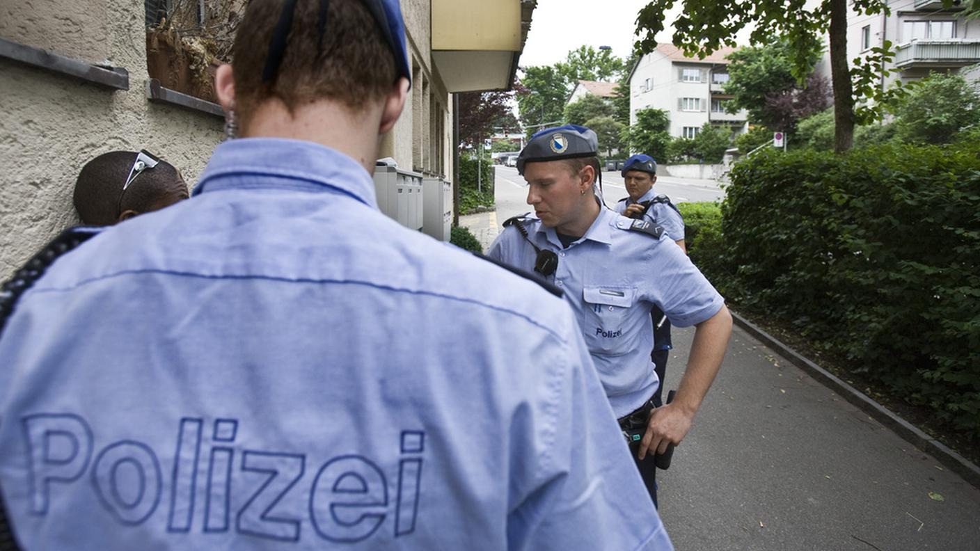 ky_polizia_zurigo.JPG