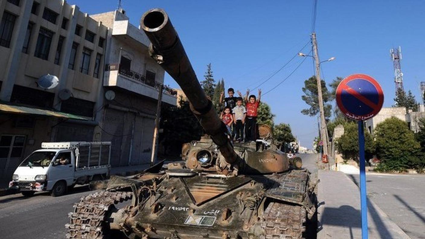 siria carro armato aleppo 07.12 key.jpg