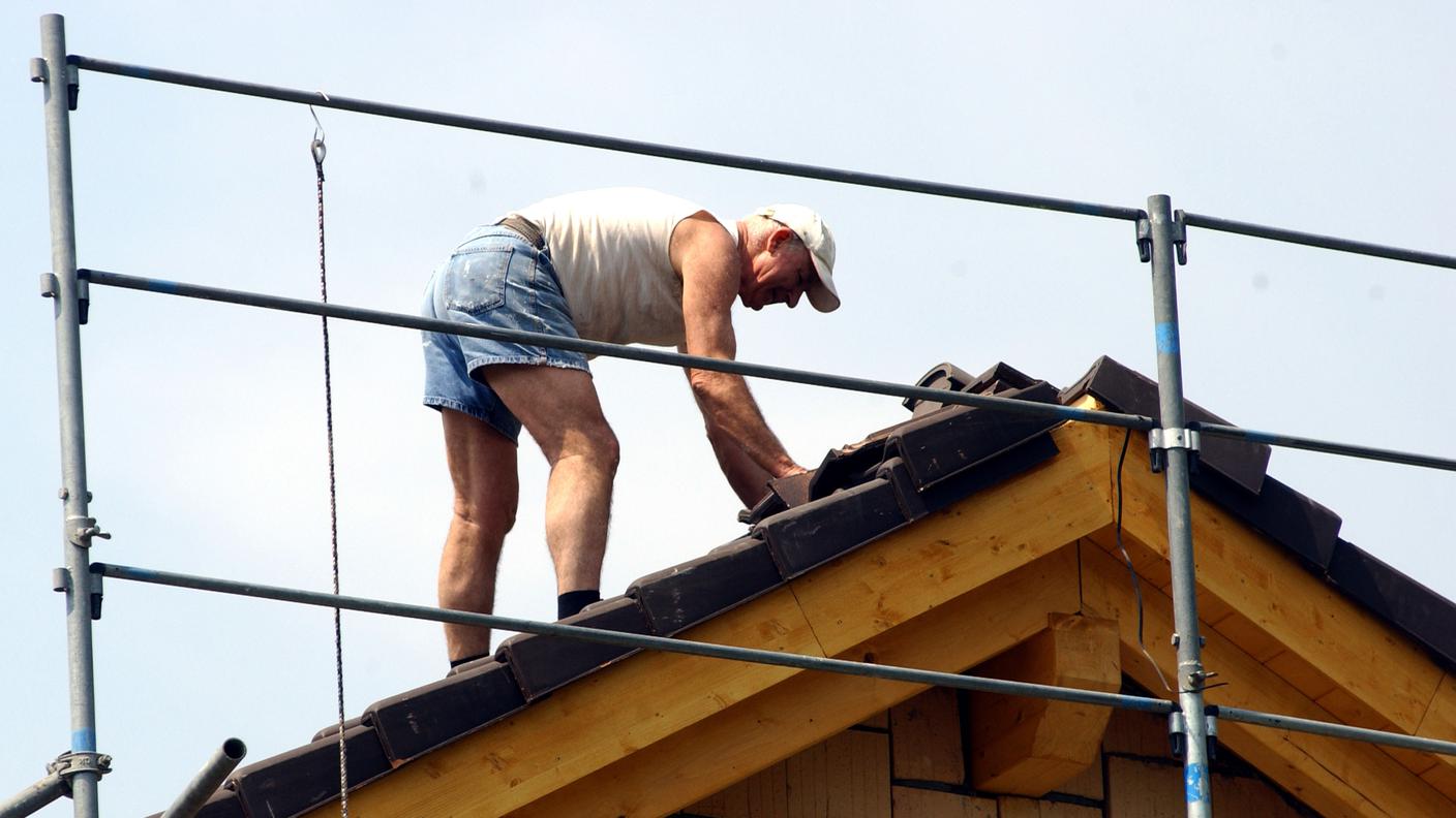ponteggi-lavoratore_20.5.2012 tp.jpg
