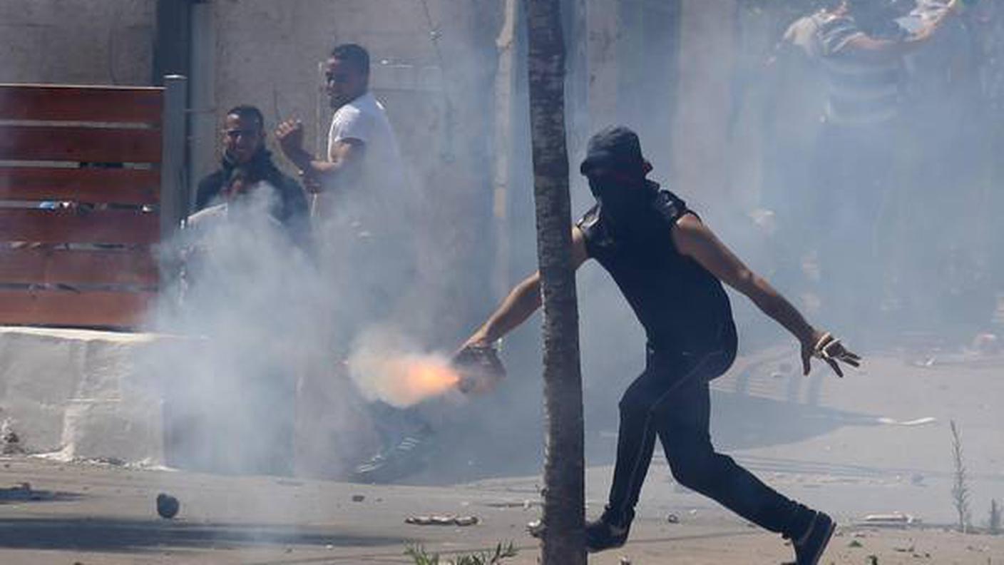 Scontri durante i funerali del giovane palestinese rapito e ucciso