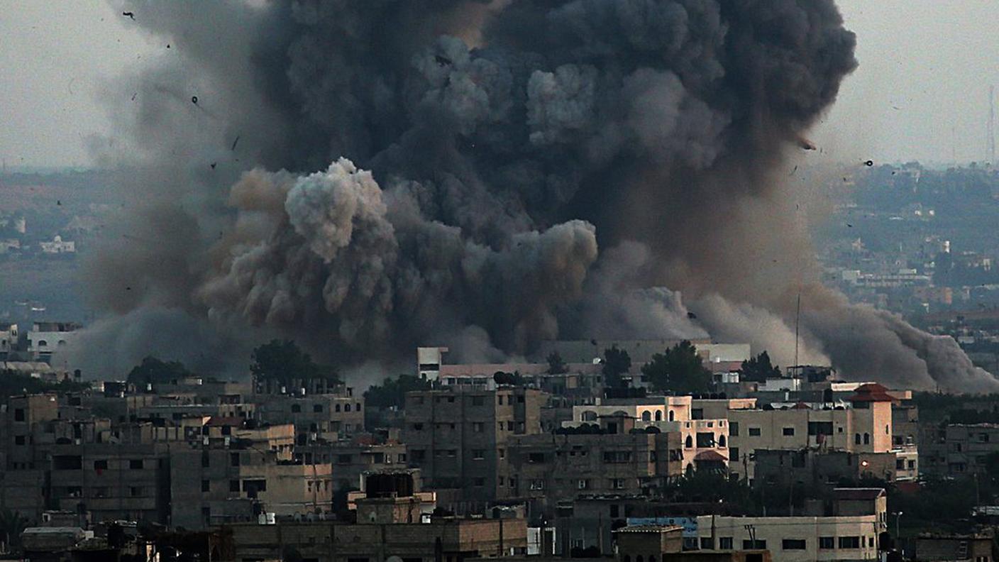 Gli effetti dei raid aerei israeliani di martedì su Gaza City