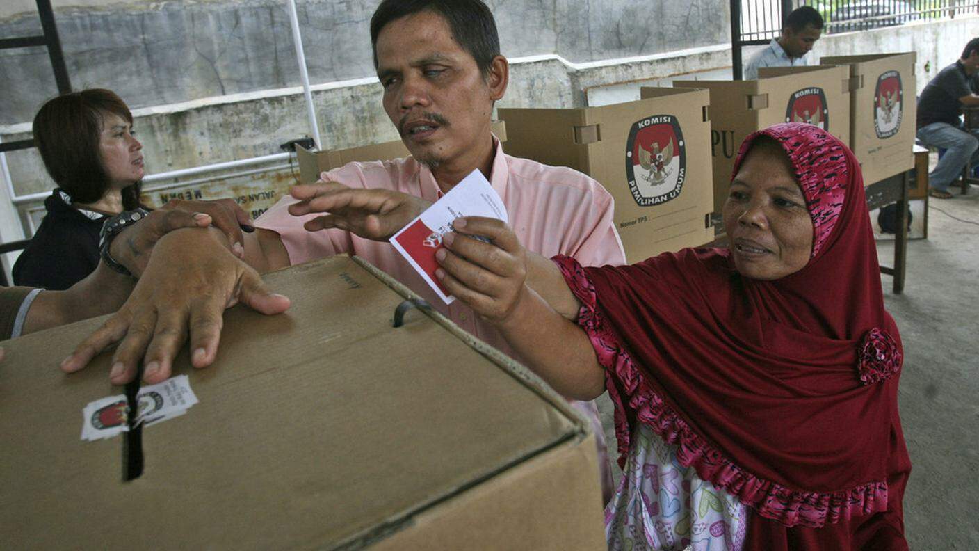 Chiuse le urne per le presidenziali in Indonesia