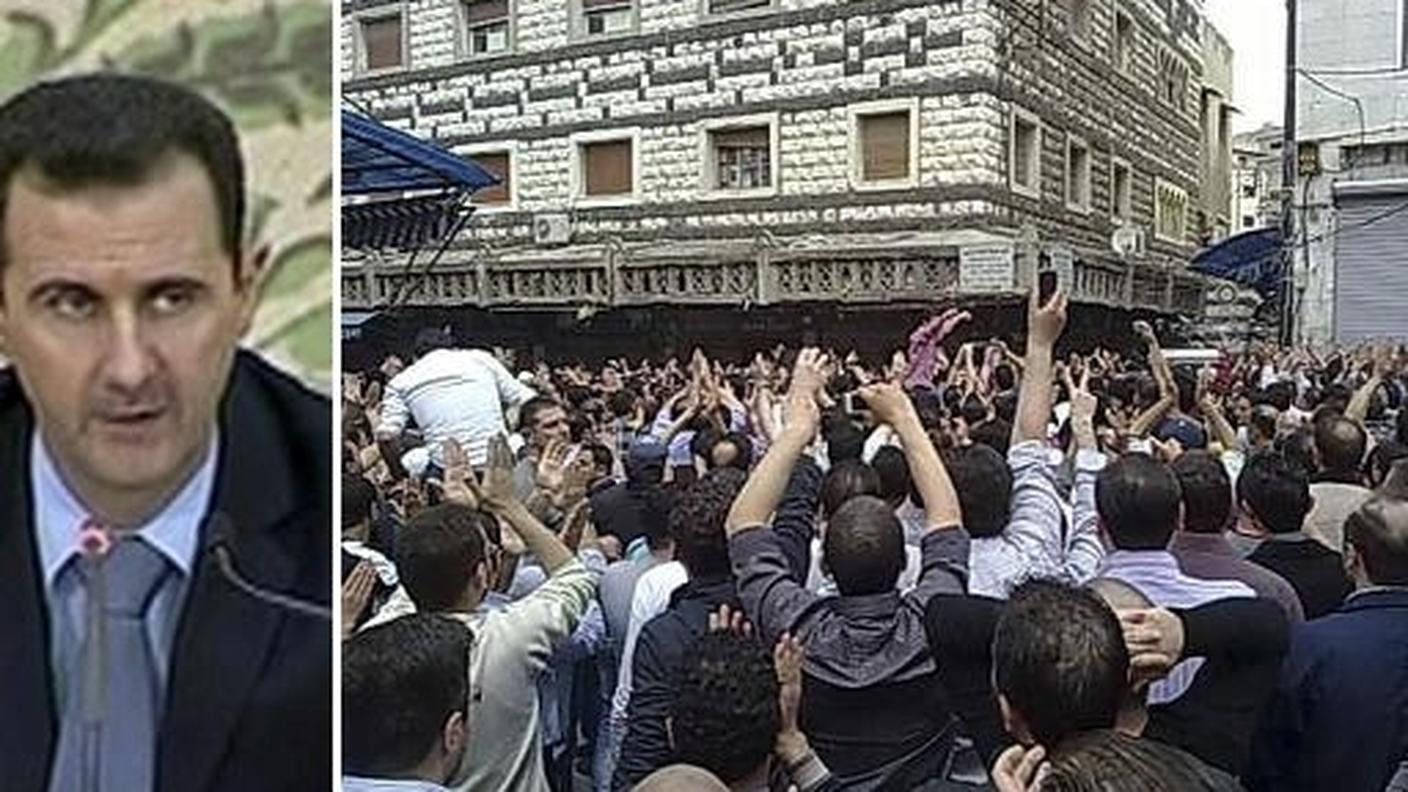 Il presidente sriano Bashar al-Assad e una delle manifestazioni antigovernative