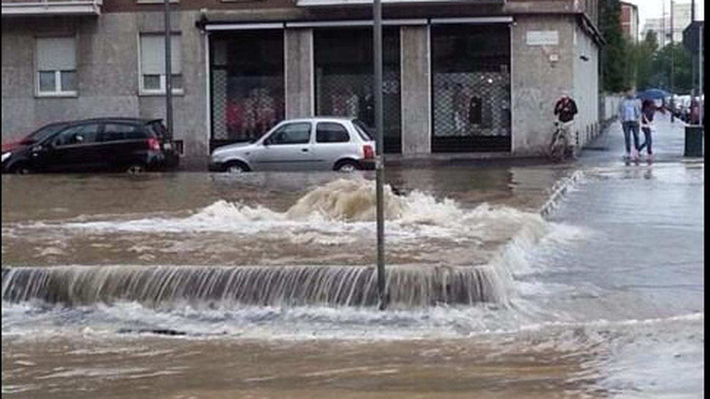 Milano, strade allagate