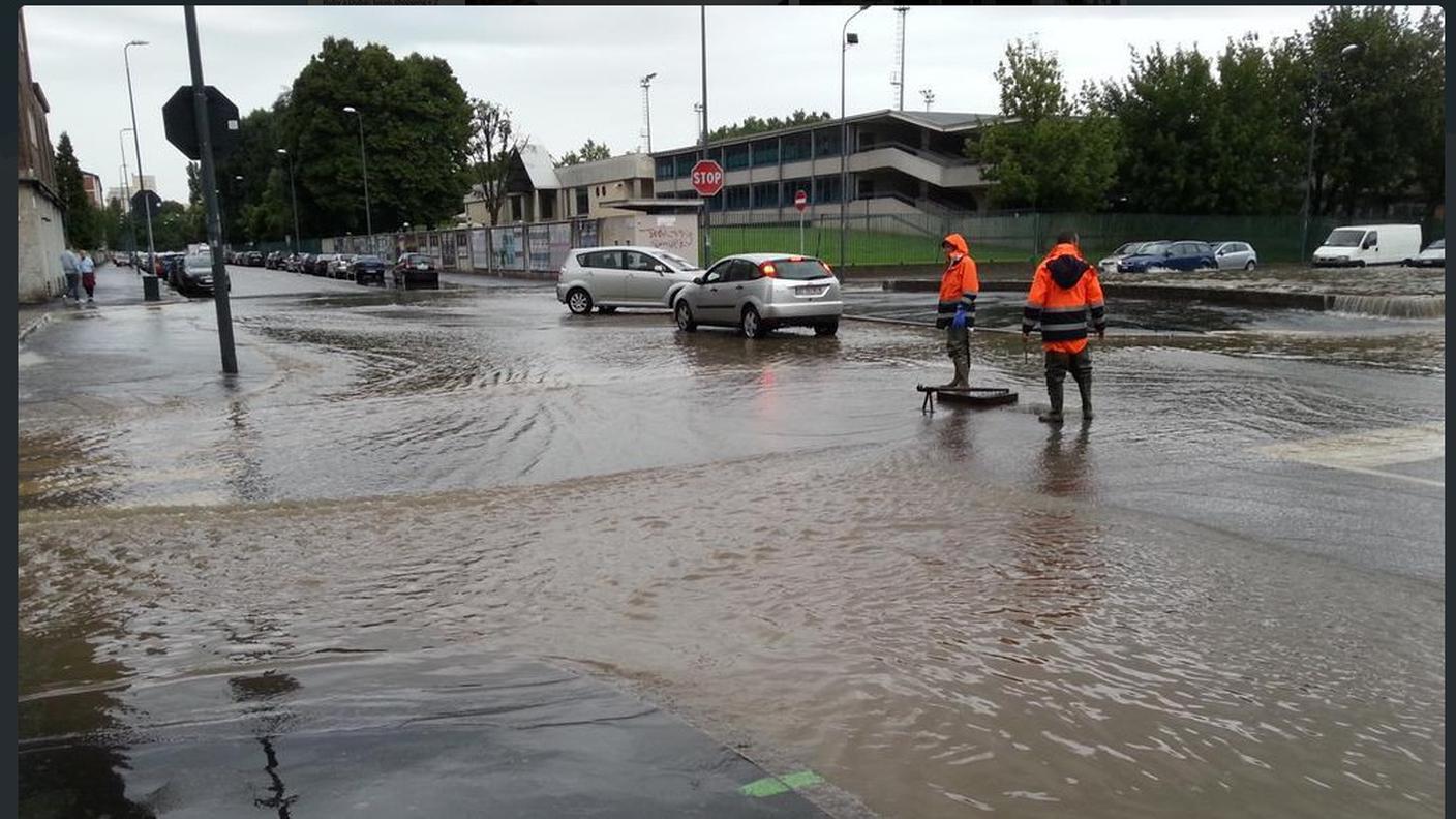 Milano, strade allagate