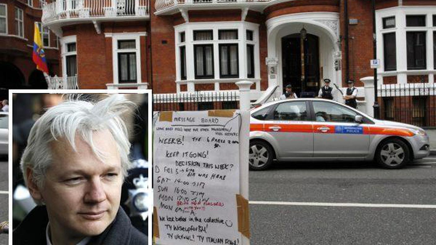 assange quito  ambasciata key.JPG