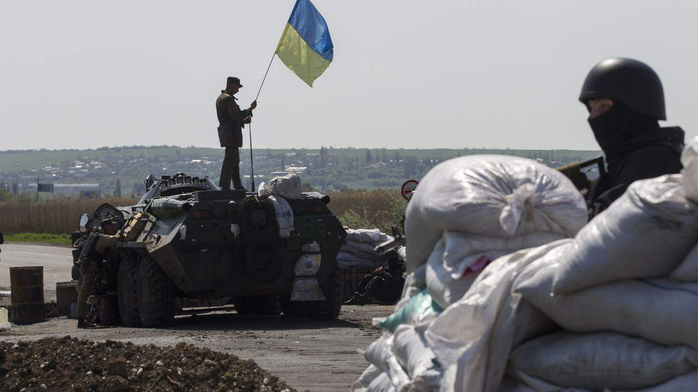 Soldati ucraini nell'area delle operazioni contro i separatisti pro russi