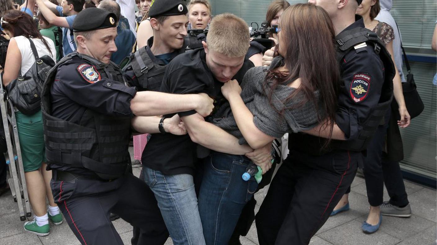 Duma Russia legge anti-gay proteste 11.06.2013 ky.JPG