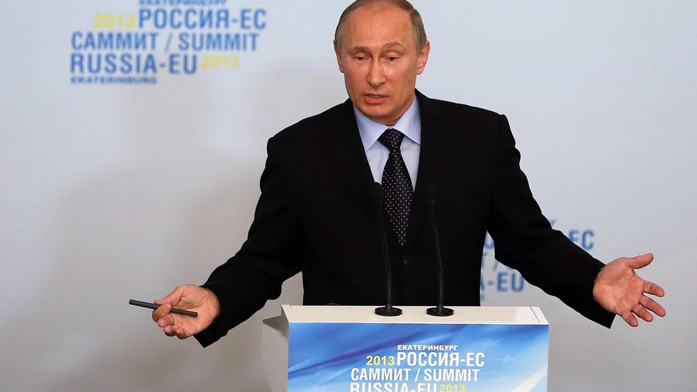 giugno 04.06.2013 putin braccia larghe.JPG