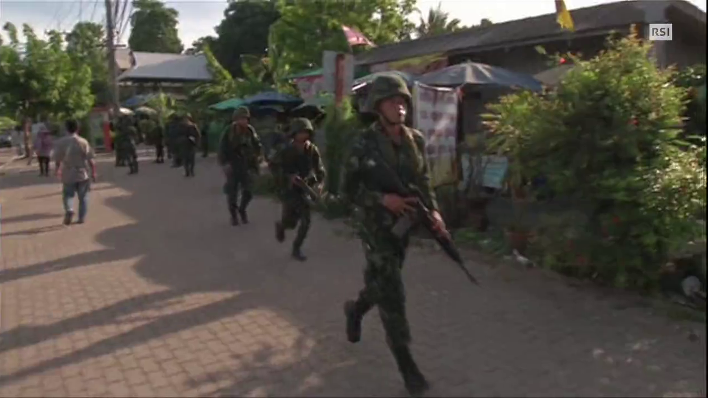 TG20 DEL 20.05.2014: "LEGGE MARZIALE IN THAILANDIA" DI ELISA RAGGI
