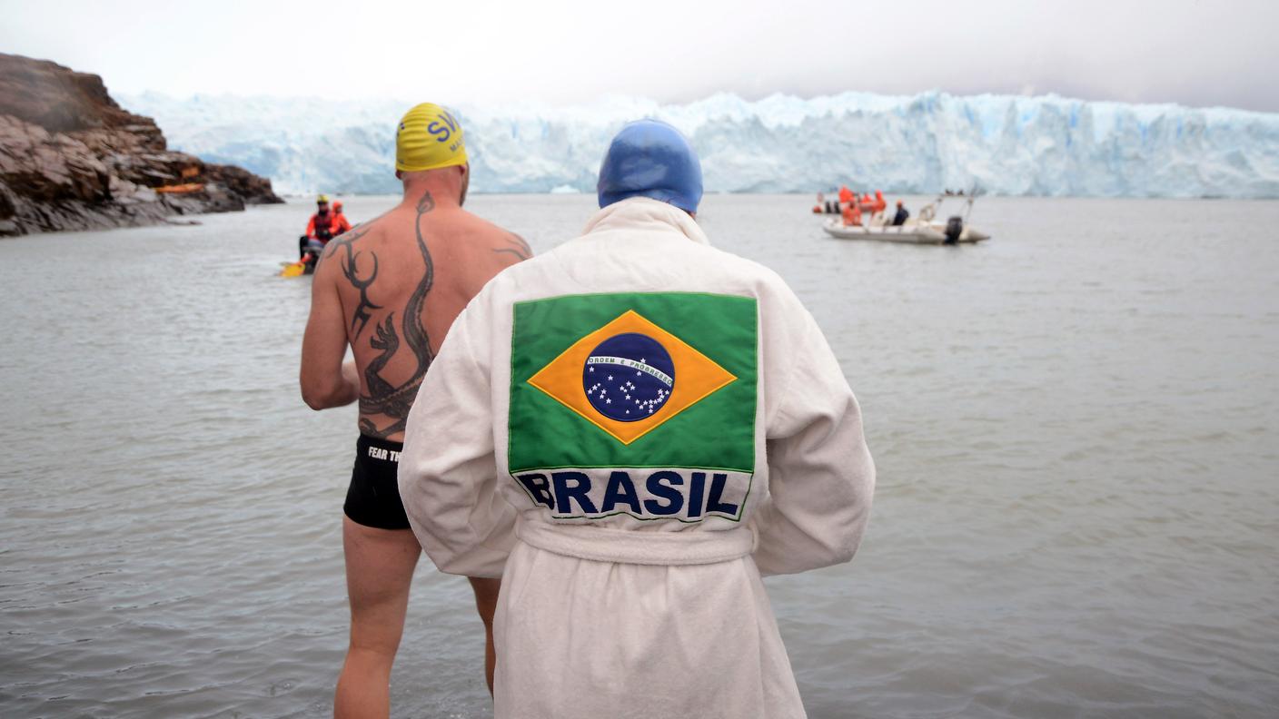Partecipanti da tutto il mondo qui uno svedese e una brasiliana