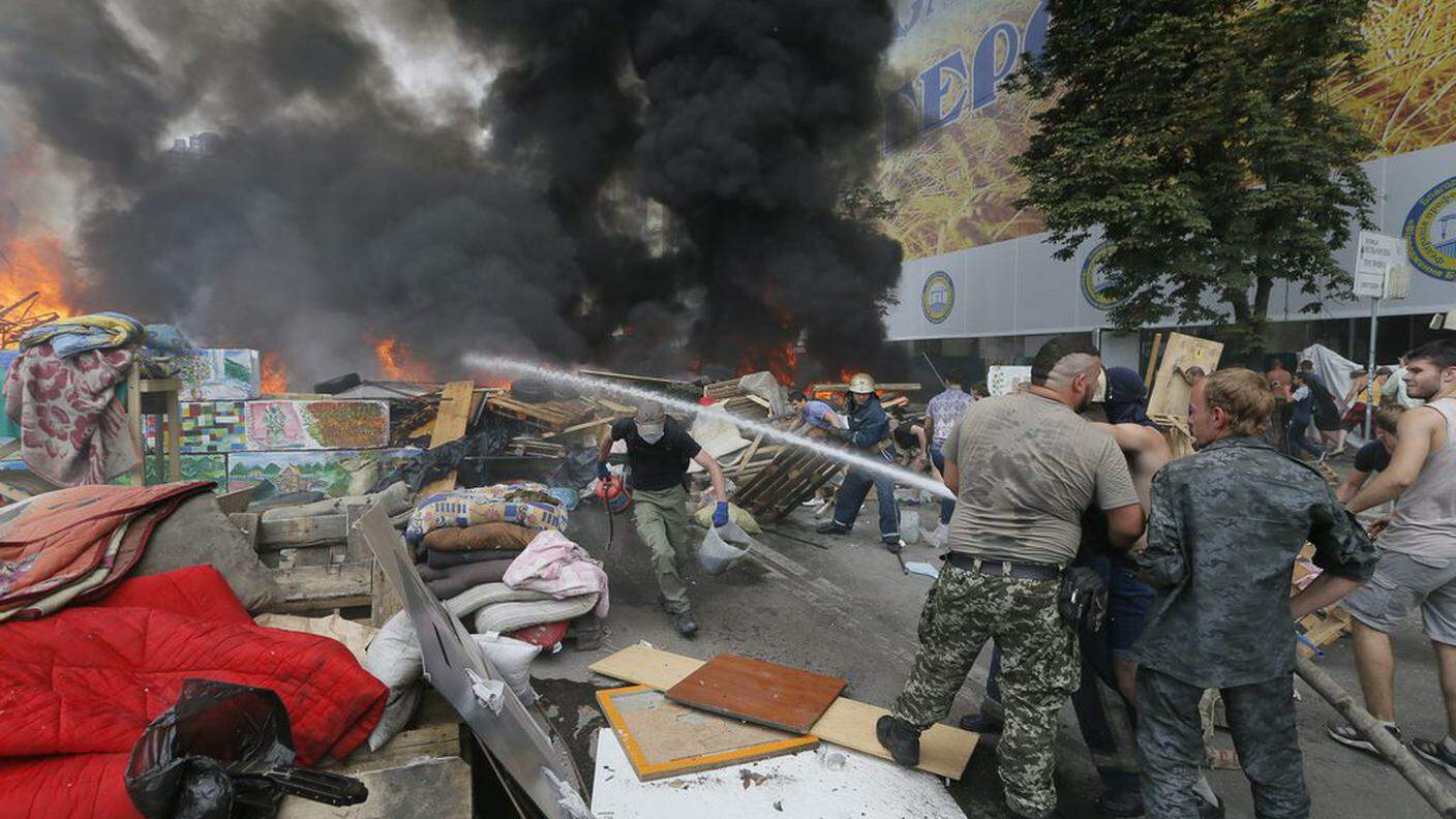 Sgomberata la tendopoli di Maidan a Kiev