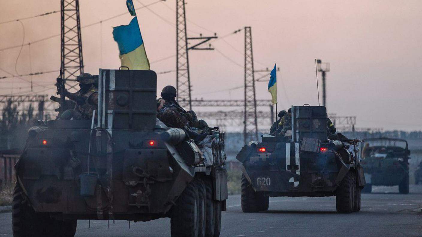I blindati di Kiev si riprendono la città