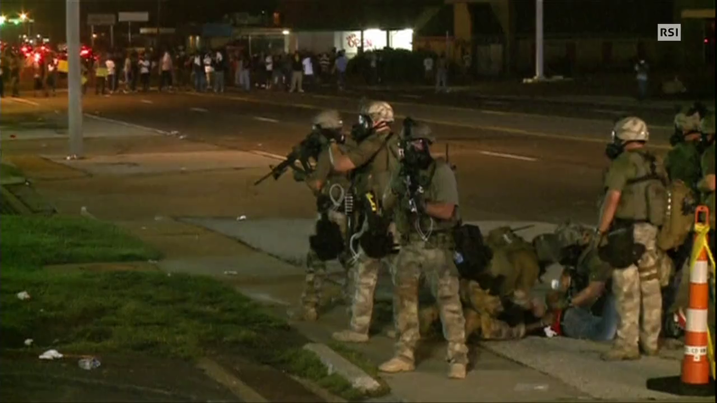 TG12.30 DEL 18.08.2014: USA: ANCORA SCONTRI A FERGUSON" DI MATTIA COSTE