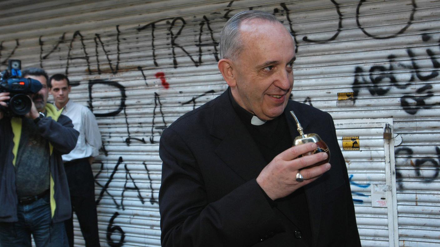 bergoglio argentina mate ky.JPG